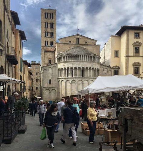 Arezzo Italy, Italian Places, Toscana Italia, Florence Tuscany, Places In Italy, Regions Of Italy, Italy Travel Tips, Sicily Italy, Tourist Places