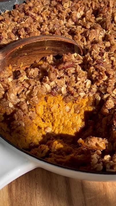 Pumpkin Crisp Recipe, Butternut Bakery, Pumpkin Crisp, Best Thanksgiving Recipes, Pumpkin Cake Recipes, Toast Toppings, Food Truck Design, Christmas Party Food, Cake Mix Cookies