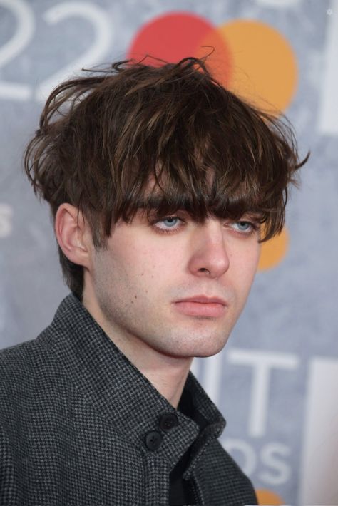 British Haircut Men, Male Bangs, Blonde Actors Male, Blonde Actors, Scotland Hetalia, Lennon Gallagher, Gene Gallagher, Behind Blue Eyes, Actors Male