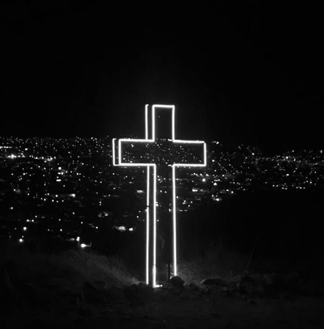 Cross Playlist Cover, Gospel Playlist Cover, Christian Profile Pics, Photo Profil Instagram, Pfp Christian, Christian Profile Picture, Shadow Aesthetic, Sharpen Aesthetic, Jesus Background