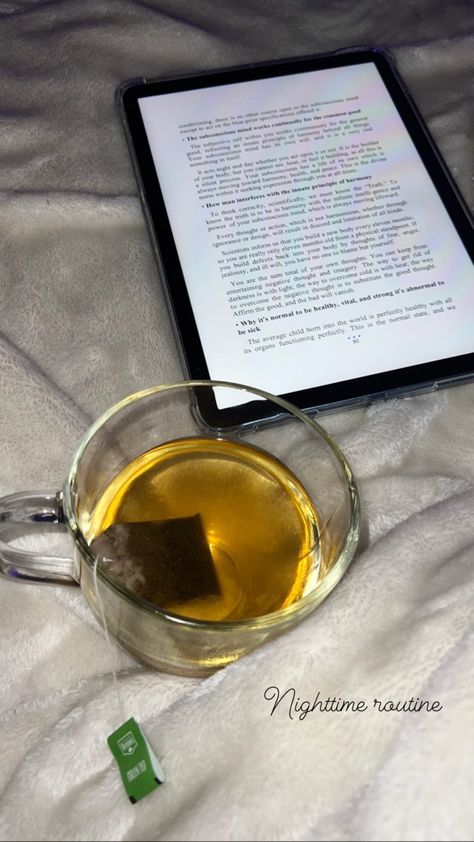 Reading On Ipad Aesthetic, Nighttime Routine Aesthetic, Night Time Reading, Nighttime Tea, Tea And Reading, Routine Inspiration, Drinking Green Tea, Night Time Tea, Cosy Aesthetic