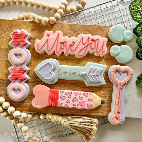 Teacher Valentines Cookies, Wand Pencils, Vday Cookies, Valentines Cookies Decorated Ideas, Valentine Cookies Decorated, Valentines Cookies, Bubble Wand, Valentines Day Cookies, Bubble Wands