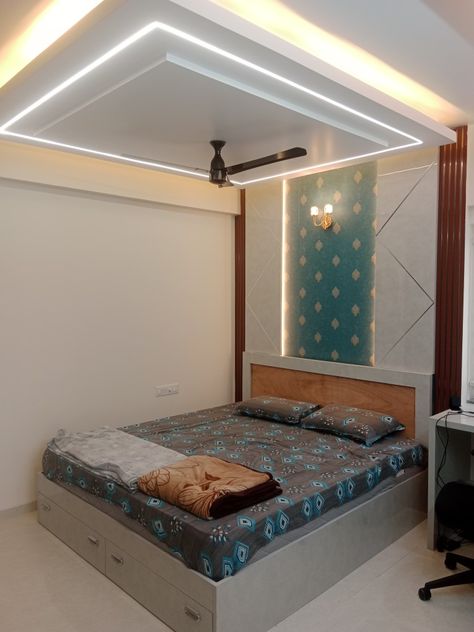 Latest Bedroom Pop Ceiling Design, New Ceiling Design Bedroom, Bedroom Ceiling Design Modern, Bedroom Pop Ceiling Design Modern, Parent Bedroom, Pop Bedroom, Fake Gifts, Luxury Bedroom Interior, Drawing Room Ceiling Design