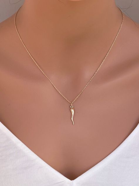 Italian Gifts, Real Gold Chains, Horn Pendant Necklace, Italian Horn, South San Francisco, Gold Horns, 14k Yellow Gold Necklace, Horn Necklace, Horn Pendant