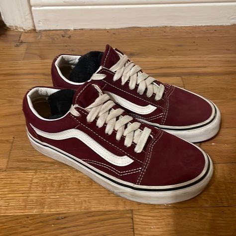 Old School Maroon Vans, Size 4 in mens 5.5 in womens Maroon Vans Outfit Women, Vans Shoes Aesthetic, Red Vans Outfit, Vans Maroon, Aesthetic Shoe, Vans Aesthetic, Burgundy Vans, Maroon Vans, Maroon Shoes