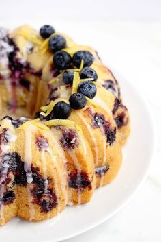 If you don't know how perfectly Blueberry and Lemon go together, this Blueberry Lemon Pound Cake will definitely prove it to you!  It is sensational. Blueberry Lemon Pound Cake, Lemon Angel Food Cake, Blueberry Lemon Cake Recipe, Lemon Blueberry Pound Cake, Best Pound Cake Recipe, Blueberry Pound Cake, Grandbaby Cakes, Lemon Pound Cake Recipe, Biscuits Graham