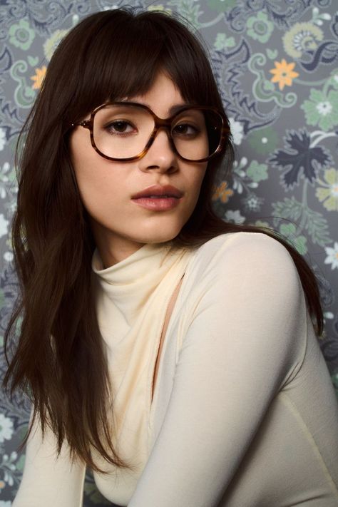 Daisy Colorful Glasses Frames, Big Glasses Frames, Optical Glasses Women, Geometric Glasses, Glasses Outfit, Korean Haircut, Big Glasses, Parisienne Style, Start School