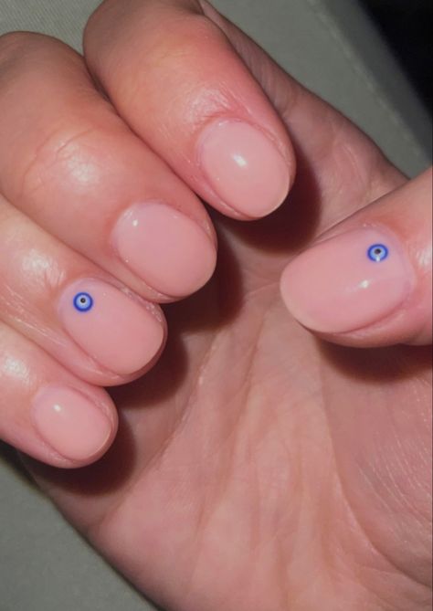 Evil Eye Nails Short Simple, Simple Nail Designs Evil Eye, Pink Nails With Evil Eye, Evil Eye Nails Minimal, Simple Evil Eye Nails, Blue Nails Evil Eye, Greek Eye Nails, Cute Short Gel Nails Evil Eye, Turkish Eye Nails