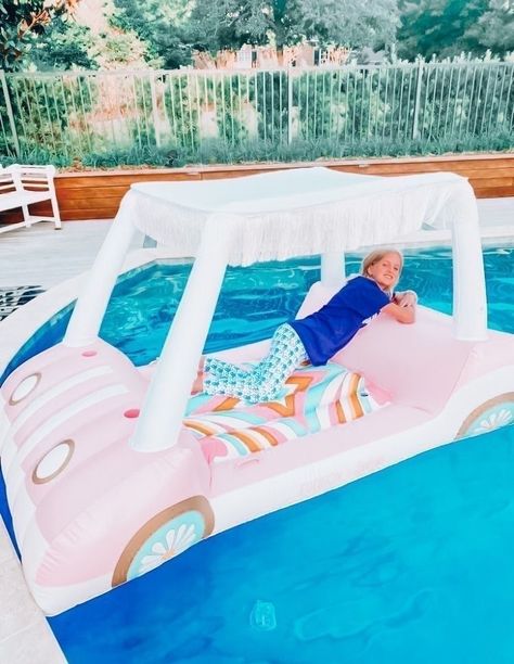 Preppy Pool, Birthday Vacay, Preppy Pics, Cool Pool Floats, Dream Birthday, Preppy Party, Pool Birthday, Birthday Inspo, Birthday Party Theme Decorations