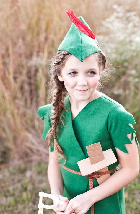 Darling Peter Pan Costume DIY Diy Peter Pan Costume, Disfraz Peter Pan, Diy Costumes For Boys, Diy Fantasia, Peter Pan Costume, Diy Costumes Kids, Diy Halloween Costumes For Kids, Homemade Halloween Costumes