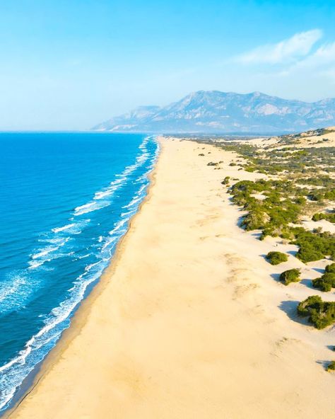 What do you know about #Patara beach and ancient city? Photo credit @Babaishakk Space Mining, Turkey Tourism, Fethiye Turkey, Ancient Pyramids, Visit Turkey, Luxor Temple, Visit Egypt, Valley Of The Kings, Beach Side