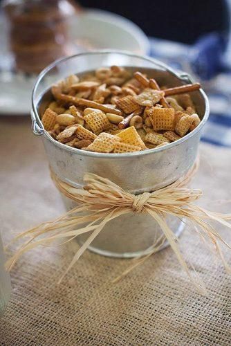 Rustic Barbecue BBQ Wedding Ideas ★ rustic barbecue bbq wedding metal bucket of treats decorated with a bowl chanterelle photography Bbq Wedding Reception, Backyard Bbq Wedding, Bbq Rehearsal Dinner, Bbq Theme, Backyard Bbq Party, Tafel Decor, I Do Bbq, Rustic Party, Bbq Wedding