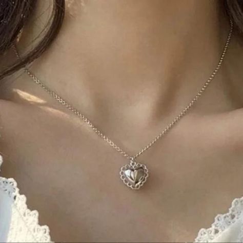 925 STERLING SILVER LACE HEART NECKLACE Cute Dainty Necklaces Silver, Silver Necklace Vintage, Pretty Necklaces Silver, Luxury Jewelry Silver, Vintage Necklace Silver, Silver Jewelry Aesthetic Elegant, Simple Silver Jewelry Aesthetic, Silver Jewelry Elegant, Silver Jewelry Aesthetic Necklaces