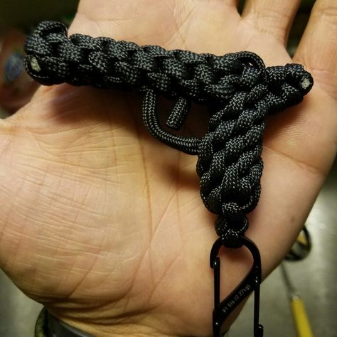 Original 1st ever made paracord gun keychain Parachute Cord Crafts, Cord Crafts, Paracord Projects Diy, Paracord Ideas, Cords Crafts, Shelves Design, Paracord Bracelet Diy, Paracord Tutorial, Lucet