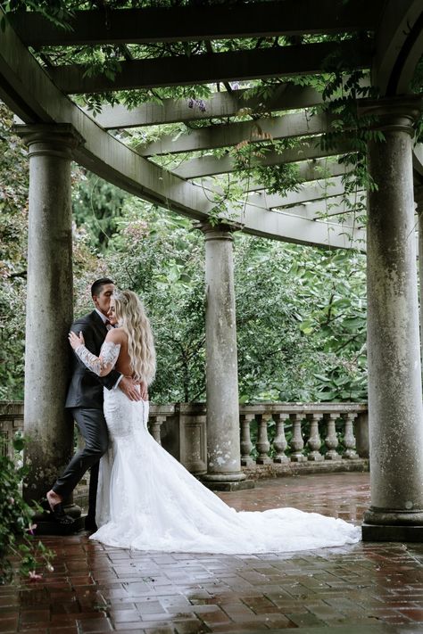 Castle Garden Wedding Love West Coast Weddings PHOTOS: Ross Kyker Photography FLORAL: Jennings the Florist CAKE: Ooh la la Cupcakes MUSIC: Blue Octopus String Quartet RECEPTION: Zambri's MENSWEAR: INDOCHINO BRIDAL GOWN/VEIL: Pronovias SHOES: Christian Louboutin CEREMONY/GARDEN: Hatley Castle OFFICIANT: Cecilia Penner All Seasons Weddings #hatleycastle #hatleycastlewedding #hatleycastleweddings #victoriawedding #castlewedding #weddingcake #goldweddingcake #elegantbride #couplegoals #brideandgroom Castle Garden Wedding, Hatley Castle, Romantic Castle, Columbia Wedding, Castle Photo, Pronovias Bridal, West Coast Wedding, Victoria Wedding, Romantic Garden Wedding