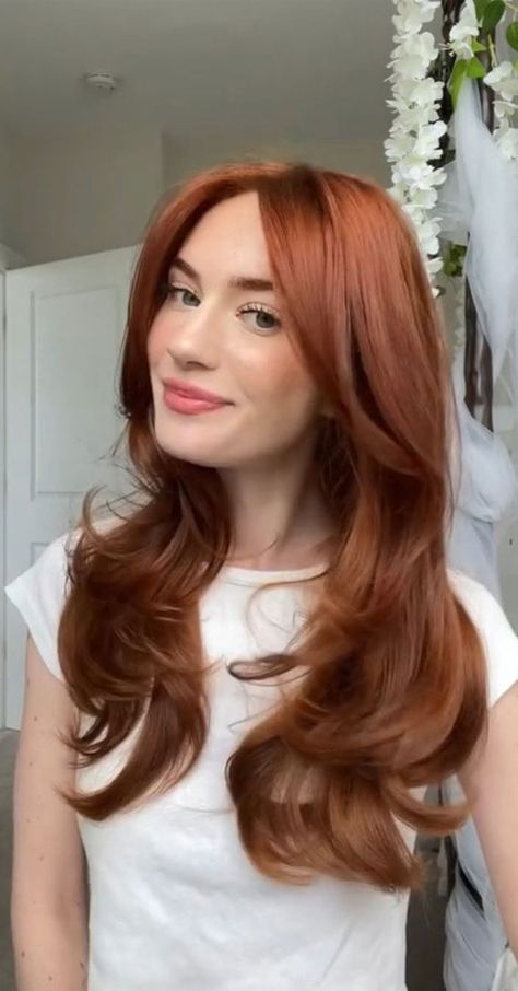 Expensive Red Hair, Coppery Auburn Hair, Ginger Hair Blowout, Red Long Hair With Bangs, Dyed Red Hair Natural Looking, Old Money Red Hair, Ginger Hair Hazel Eyes, Dark Ginger Hair, Pumpkin Spice Hair