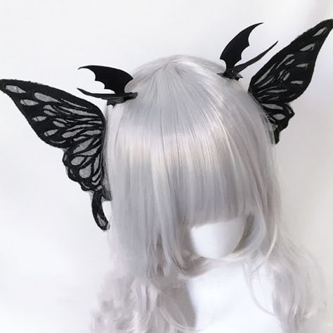 Gothic Bat Wings Moth Hair Clip Halloween Hair Accessory Complete any Halloween look with our Gothic Bat Wings Moth Hair Clip! Made with elegant, intricate details, this hair accessory adds a touch of dark elegance to your costume. Perfect for Halloween parties or themed events, this clip is sure to make you the center of attention. Halloween Accessories Hair, Night Clubs, Halloween Hair, Character Inspo, Graduation Ceremony, Halloween Looks, Club Style, Night Party, Fashion Shows