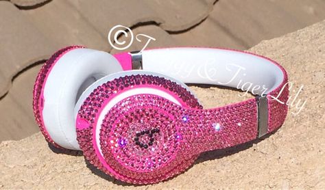 Headphone Decoration, Pink Headphones, Dre Headphones, Studio Headphones, Beats By Dre, Pink Bling, Stitching Leather, Beats Headphones, How To Make Notes