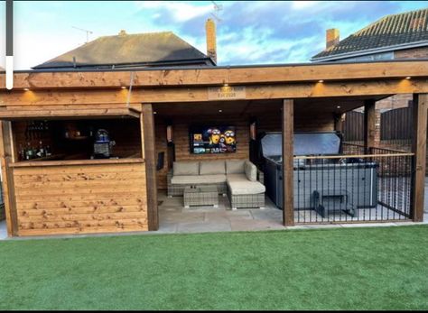 Terrasse Design, Bar Shed, Pub Sheds, Bar Exterior, Kitchen Design Layout, Outdoor Patio Bar, Outdoor Kitchen Plans, Hot Tub Backyard, Deck Designs Backyard