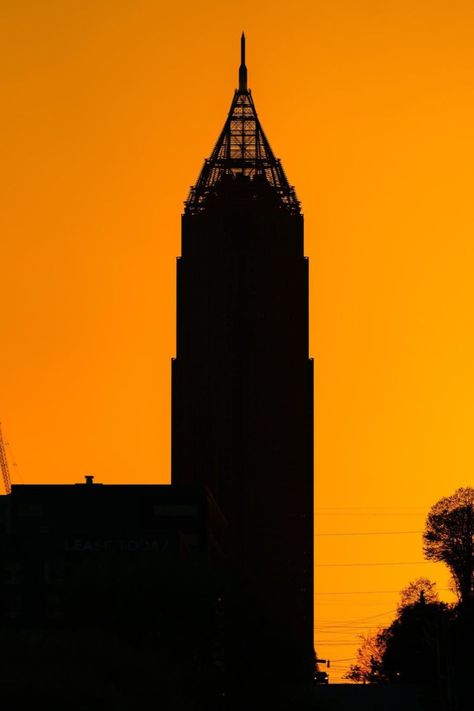 #ATL sunsets are always so stunning. 📸: vincentvangoooo via IG" Atlanta Skyline, Atlanta Photography, Modern City, Georgia, Atlanta, History, Photography