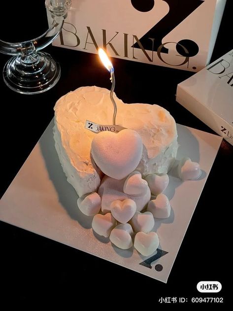 Aesthetic Cakes Birthday, Donuts Happy Birthday, Birthday Ideas Aesthetic, Aesthetic Birthday Cake Ideas, Aesthetics Cake, Recipes Cake Pops, Wedding Cake Anniversary, Cake Aesthetic Birthday, Happy Birthday Ideas