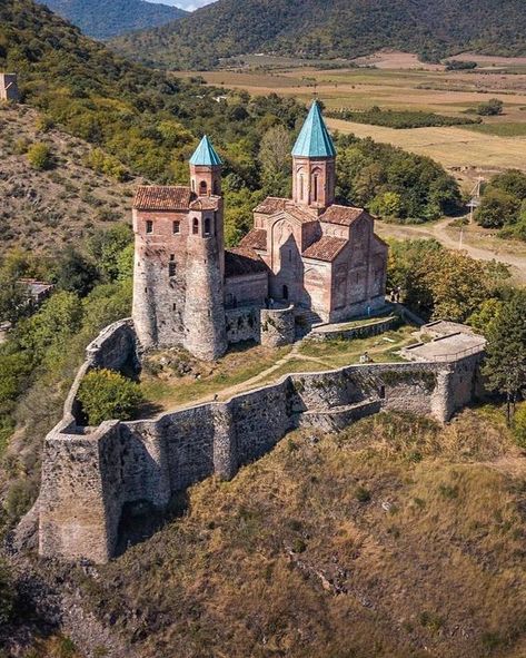 Kakheti Georgia, Architectural Monument, Castles Of The World, The Archangels, Architecture Antique, Castle Gate, Castle Mansion, European Castles, Abandoned Castles