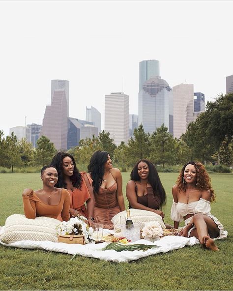 Lee Lee (@blackgirltravelslay) • Instagram photos and videos Nurturing Relationships, Ladies Brunch, Picnic Inspiration, Photo Recreation, Am I The Only One, Girls Diary, Creative Photoshoot Ideas, Black Femininity, Black Travel