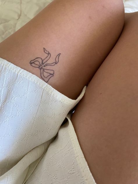 stick n poke handpoked tattoo bow cute small Bow Stick And Poke, Little Bow Tattoo, Heartstopper Tattoo, Tattoo Bow, Ribbon Tattoos, Stick N Poke, Bow Tattoo, Stick N Poke Tattoo, Poke Tattoo