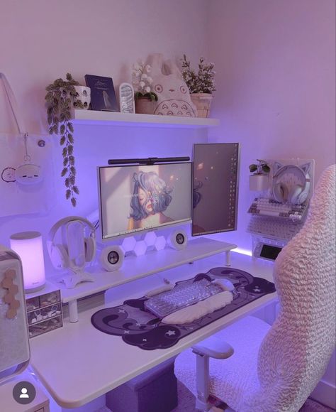 Lilac Gaming Setup, Gaming Setup Aesthetic, Gamer Girl Aesthetic, Workspace Setup, Games Room Inspiration, Setup Inspiration, Gaming Aesthetic, Dual Monitor Setup, Gamer Bedroom