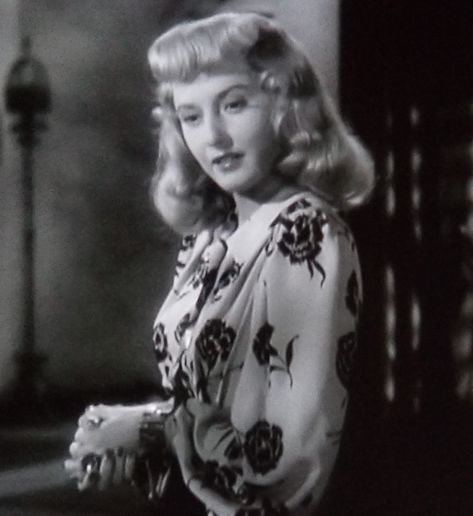 Barbara Stanwyck in Double Indemnity (1944) Screenshot by Annoth...uploaded by www.1stand2ndtimearound.etsy.com Fred Macmurray, Double Indemnity, Classic Film Noir, Billy Wilder, Fritz Lang, Barbara Stanwyck, Neo Noir, Film History, Classic Films