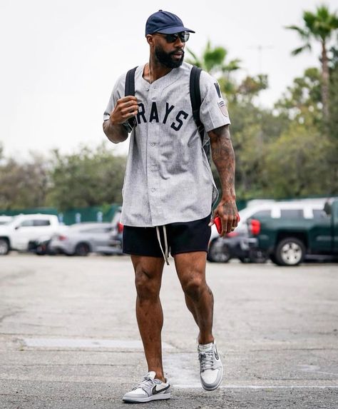 Jerseys Outfit, Baseball Jersey Outfit, Men Streetwear Fashion, Black Men Fashion Urban, Black Heritage, Nba Outfit, Black Men Fashion Casual, Black Men Fashion Swag, Mens Casual Outfits Summer