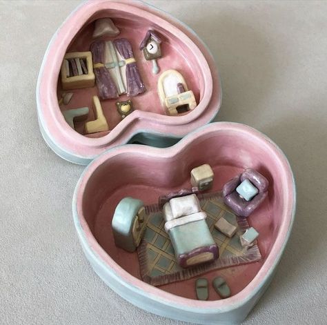 Pretty Clay Ideas, Functional Clay Art, Clay Plates Ideas, Cute Sculpture Ideas, Clay Pieces Ideas, Jewelry Box Clay, High School Ceramics Projects, Clay Gifts Diy, Ceramic Art Easy