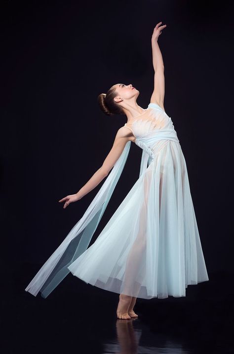 Contemporary Dance Costumes Dresses, Contemporary Dance Dress, Contemporary Dance Outfits, Pointe Shoes Ballet, Modern Dance Costume, Creative Dance, Dance Costumes Dresses, Lyrical Dresses, Contemporary Dance Costumes