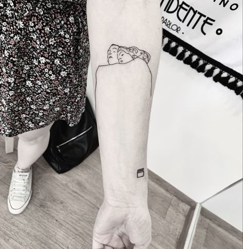 Egon Schiele tattoo black minimal Scannable Tattoo, Egon Schiele Tattoo, Transgender Tattoo Ideas, Kneecap Tattoo, Art Inspired Tattoos, Dot Tattoos, 3 Tattoo, Tattoos For Lovers, Egon Schiele