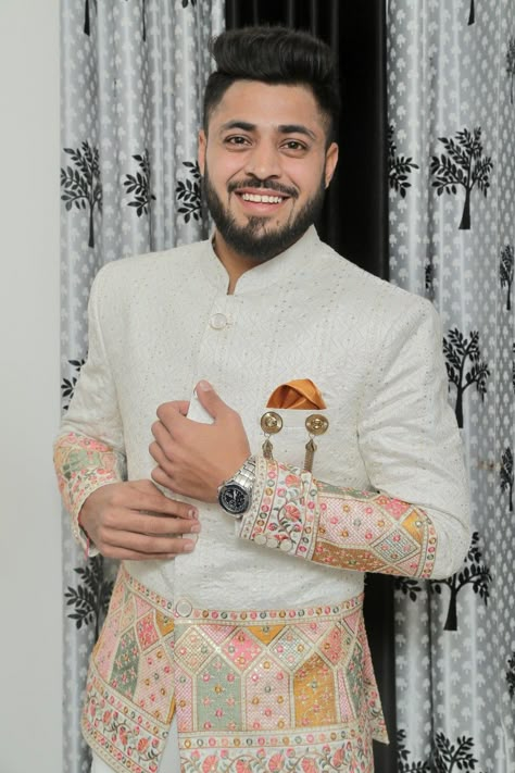 Mandap Outfit For Groom, Mandap Muhurat Outfit For Groom, Indowestern Groom Outfit, Jotpuri Suit Kurta For Men New Wedding, Jotpuri Suit For Men Design, White Suit For Men Wedding, Jodhpuri Suits For Groom, Jotpuri Suit For Men New, Male Royalty Outfit