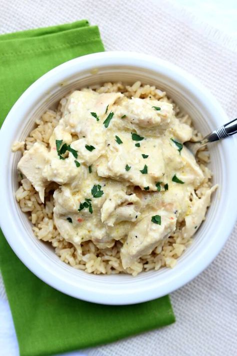 Instant Pot Creamy Chicken--the easiest cheater recipe out there. Chicken, cream cheese, cream of chicken soup and an Italian dressing mix packet are combined to make a delicious chicken and rice dinner with hardly any work. This version is made in your electric pressure cooker in just a few minutes. Slow Cooker Creamy Chicken, Tabbouleh Salad, Overnight Oat, Rice Dinner, Mini Pizzas, Pasta Primavera, Instant Pot Dinner Recipes, Strip Steak, Chicken And Rice