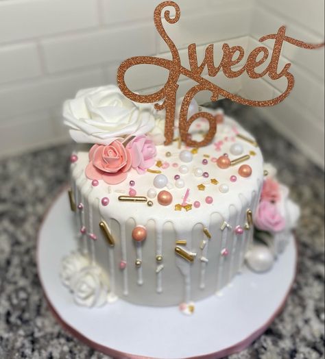 Seeet cake for a Sweet 16 Birthday #cake #cakeideas #puertoricancake #sweet16cakes #sweet16birthday 16th Birthday Cake For Girls Sweet Sixteen, Cake Sweet 16 Birthday, Simple Sweet Sixteen Cakes, Cake Designs For 16th Birthday Girl, Sweet 16cake Ideas, Elegant Sweet 16 Cakes, Sweet 16 Cake And Cupcakes, Small Sweet 16 Cakes, Sweet Sixteen Cakes Simple