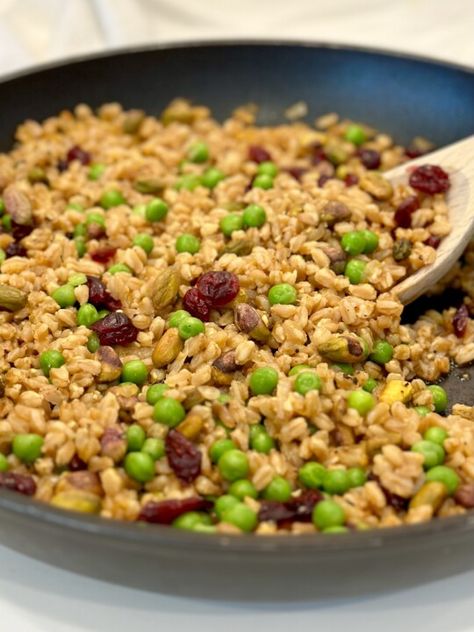 Farro Pilaf - Joy Bauer Farro Pilaf, Joy Bauer Recipes, Farro Recipes, Mediterranean Recipes Healthy, Pilaf Recipe, Pilaf Recipes, Joy Bauer, Vegetarian Entrees, Low Sodium Recipes