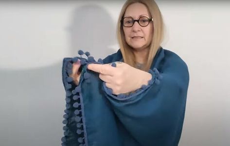 Using A Scarf As A Shawl, How To Make A Scarf Into A Jacket, Scarf Into Jacket, Scarf Cardigan Diy, Scarf To Cardigan, Scarf Into Cardigan, Diy Cardigan, Scarf Cardigan, Simple Scarf