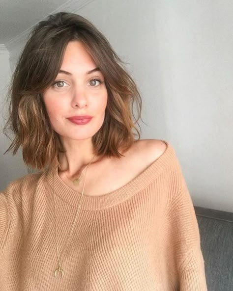 Womens Bob Haircuts With Bangs, Thick Short Hair With Curtain Bangs, Above The Shoulder Length Hair, Italian Bob, Daredevil Netflix, Makeup Tip, Hair 2018, Medium Hair Cuts, Hair Envy