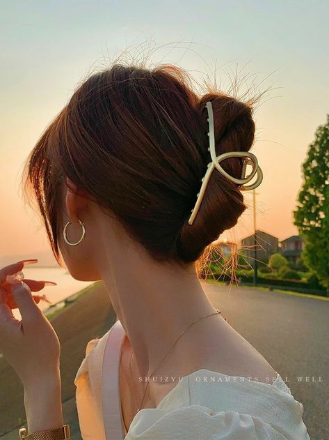 Red Hair Clips, My Hairstyle, Hair Tie Accessories, Wine Hair, Only Yesterday, Bridal Hair Buns, Gold Hair Clips, Hair Clamps, Clip Hairstyles