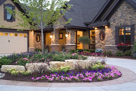 Can we have a circular driveway like this? Circle Driveway Landscaping, Circle Driveway, Driveway Design, Driveway Landscaping, Front Yard Design, Circular Driveway, Traditional Exterior, Craftsman Style House Plans, Luxury House Plans