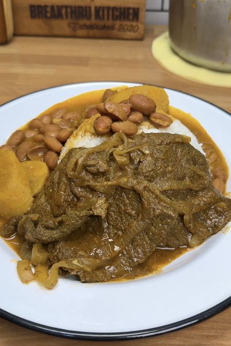 Bistec Encebollado (Dominican Steak with Onions) - break thru kitchen Dominican Steak, Dominican Beef Stew, Bistec Recipe, Puerto Rican Recipes Rice, Steak With Onions, Bistec Encebollado, Sirloin Tip Steak, Dominican Recipes, Creative Meals