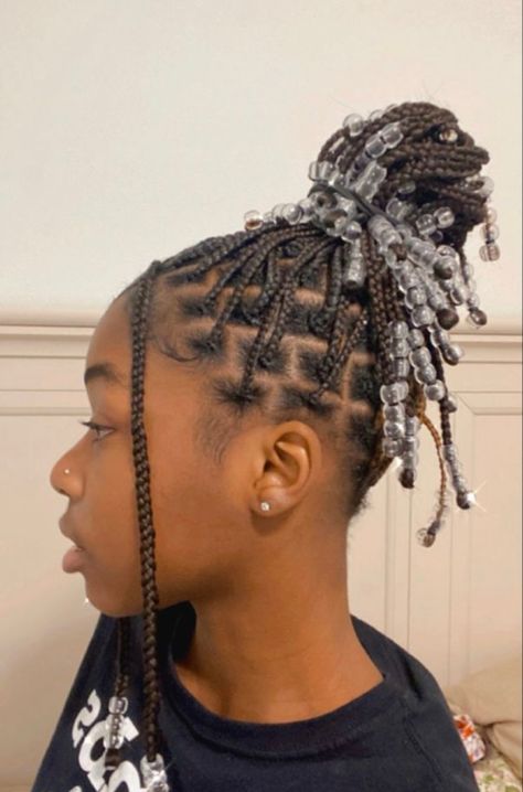 Natural Braids With Beads, Braids With Beads Natural Hair, Short Braids With Beads, Short Knotless Braids With Beads, Short Knotless Braids, Short Knotless, Knotless Braids With Beads, Black Girls Hairstyles Weave, Cornrows Braids For Black Women