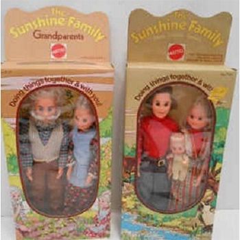 1970s Toy Values Today {2016}: 1973 Sunshine Family Dolls: $100 The most 1970s toys of the 1970s, this Earth-loving clan can fetch a lot of green. Sunshine Family Dolls, Vintage Toys 1970s, Sunshine Family, 1970s Toys, 70s Toys, Doll Museum, Childhood Memories 70s, Mattel Dolls, Vintage Memory