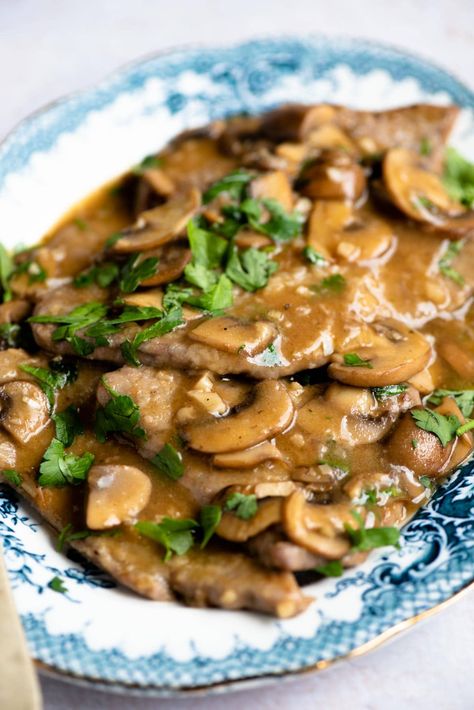 Marsala Sauce Recipe, Veal Marsala, Marsala Sauce, Italian Meals, Mushroom Pork Chops, Veal Recipes, Chicken Mushroom Recipes, Empanada Recipe, Marsala Chicken Recipes