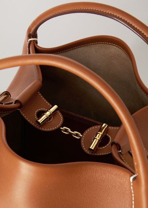 Leather Bag Accessories, Leather Bag Details, Bag Details, Bucket Bags, Bags Aesthetic, Bag Trends, Toiletry Bag Travel, Leather Bags Handmade, Loro Piana