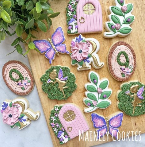 Enchanted Garden Cookies, Enchanted Forest Cookies Decorated, Enchanted Forest Theme Cookies, Enchanted Forest Cookies, Fairy Cookies Decorated, Fairy Cookies, Fourest Birthday, Tinkerbell Birthday Cakes, Garden Cookies