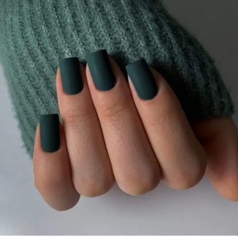 Matte Short Nails, Press Ons Nails, Glue On Nails Short, Matte Green Nails, Acrylic Nails Short, Green Press On Nails, Holiday Nail Colors, Matte Nail Colors, Indian Nails