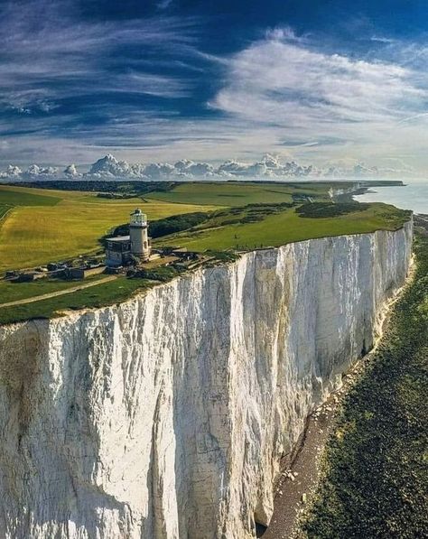 INCREDIBLE UNIVERSE | The White cliffs of Dover, England | Facebook Map Of Florida Beaches, Dover England, Cliffs Of Dover, White Cliffs Of Dover, White Cliffs, Map Of Florida, Visiting England, Beautiful Places Nature, Countries Around The World